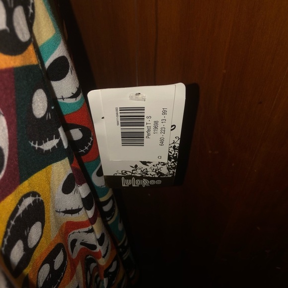 LulaRoe disney NBC Jack Skellington Pefect t small 11 - Picture 3 of 4